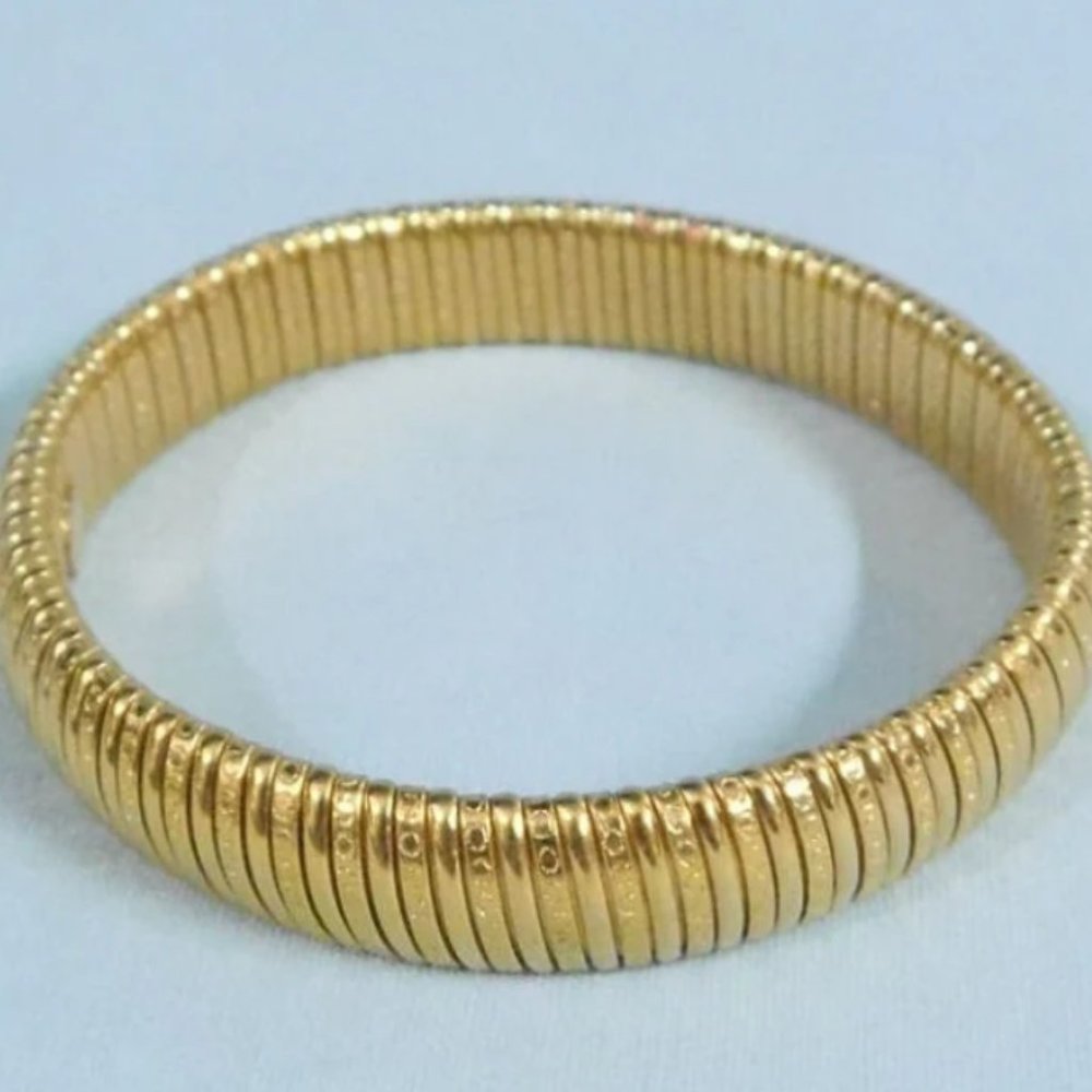 Avon Expandable Ribbed Bracelet